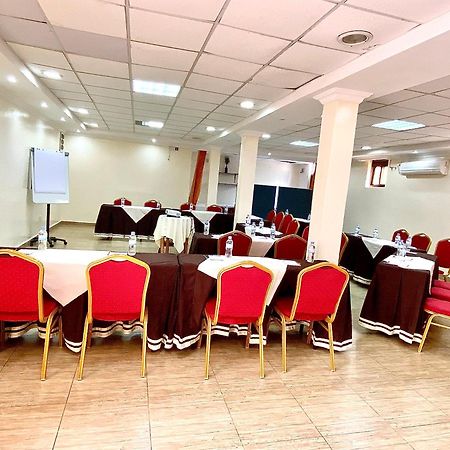 The Country Inn By Smart Haven Kigali Exteriör bild