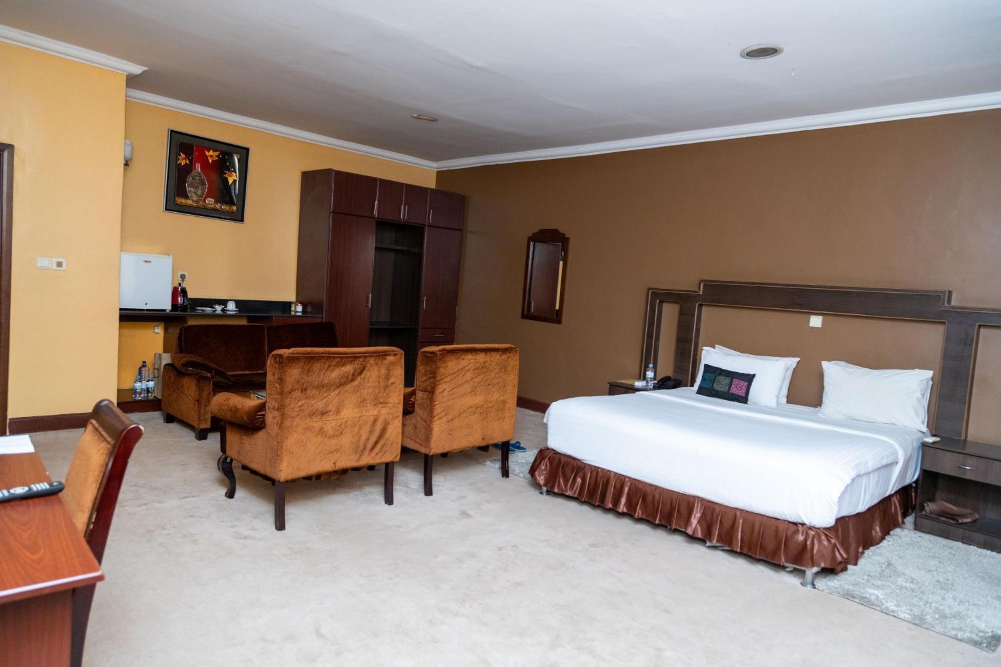 The Country Inn By Smart Haven Kigali Exteriör bild