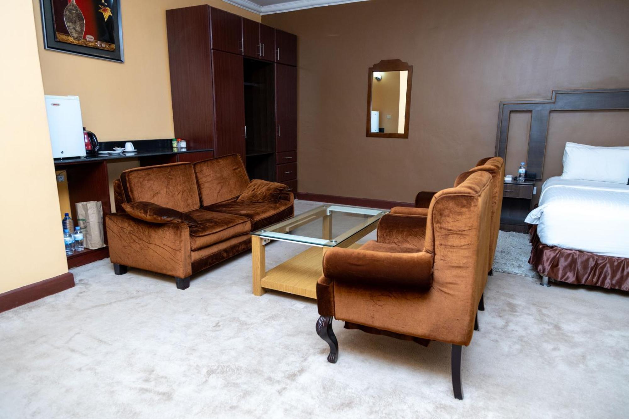 The Country Inn By Smart Haven Kigali Exteriör bild