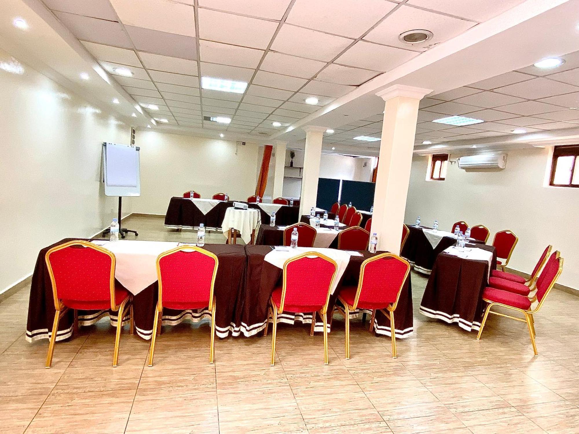 The Country Inn By Smart Haven Kigali Exteriör bild